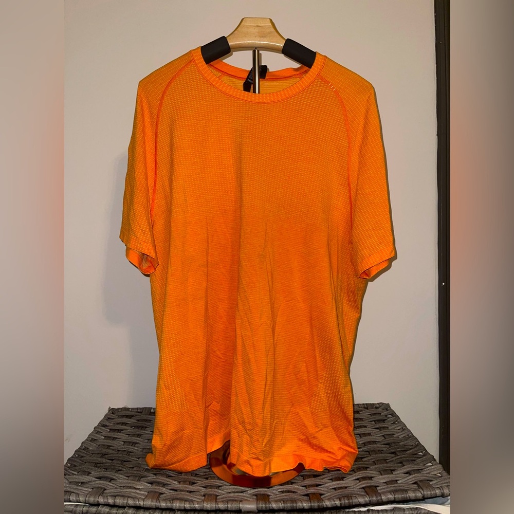 Men’s Lulu tshirt